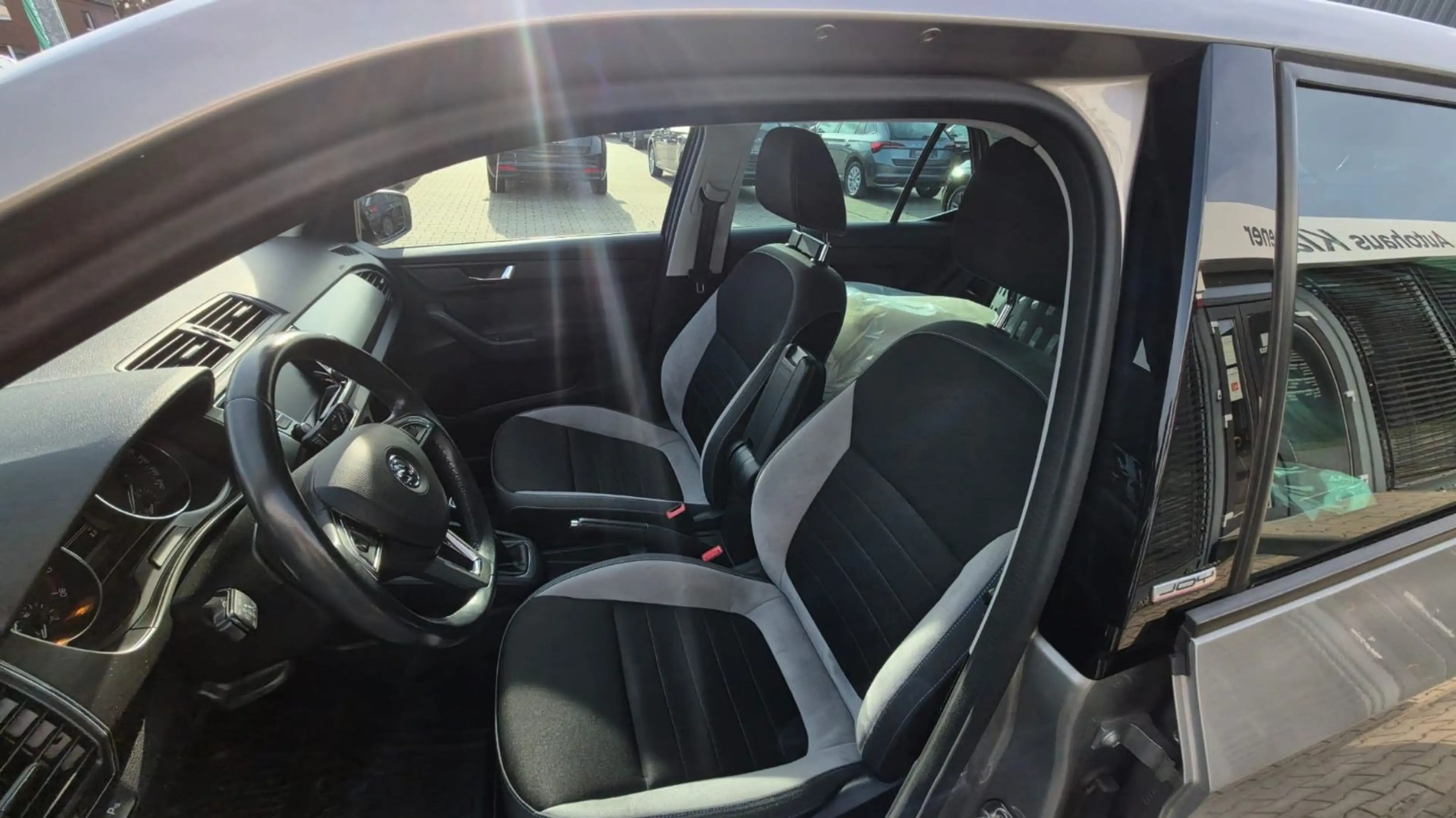 Skoda Fabia Joy * 1 HAND * NAVI * SHZ * TOP * — photo 12