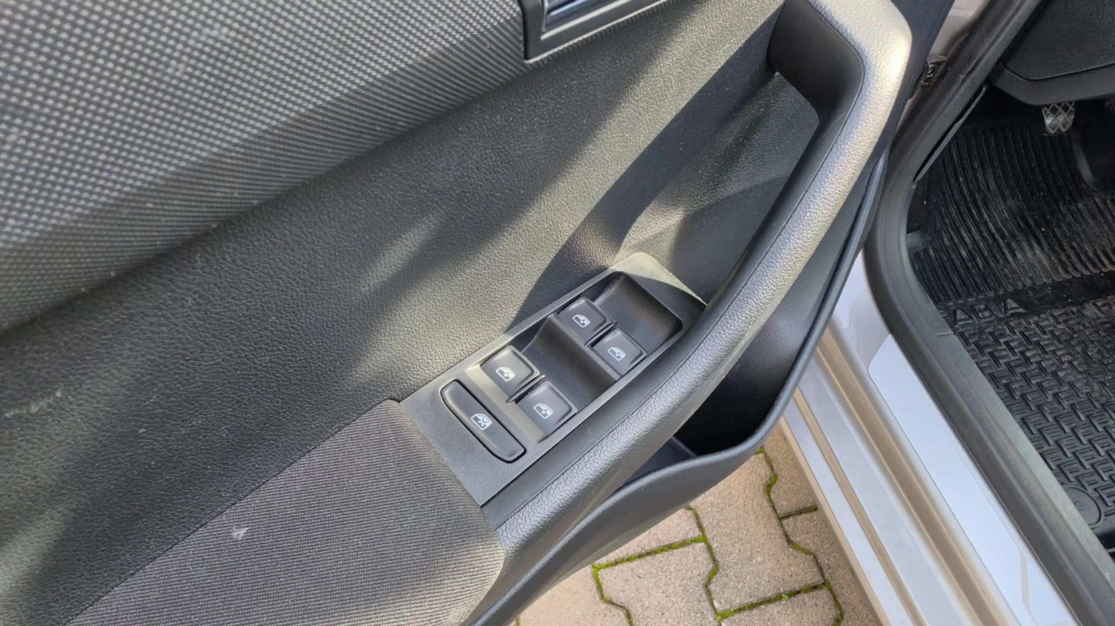 Skoda Fabia Joy * 1 HAND * NAVI * SHZ * TOP * — photo 7