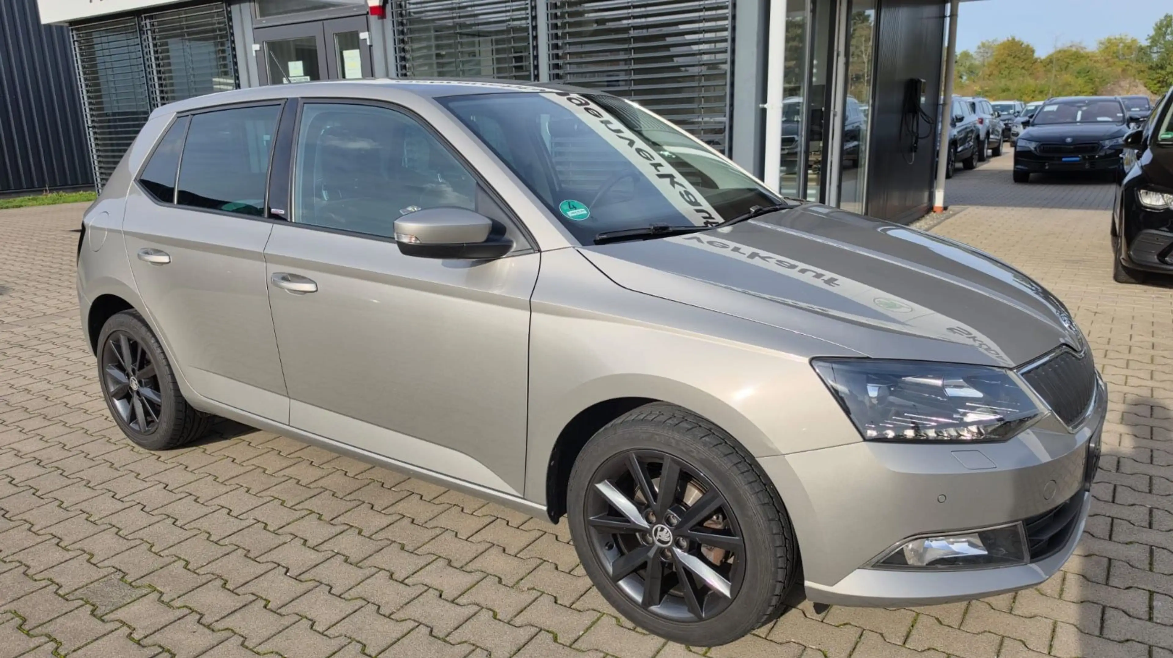 Skoda Fabia Joy * 1 HAND * NAVI * SHZ * TOP * — photo 3