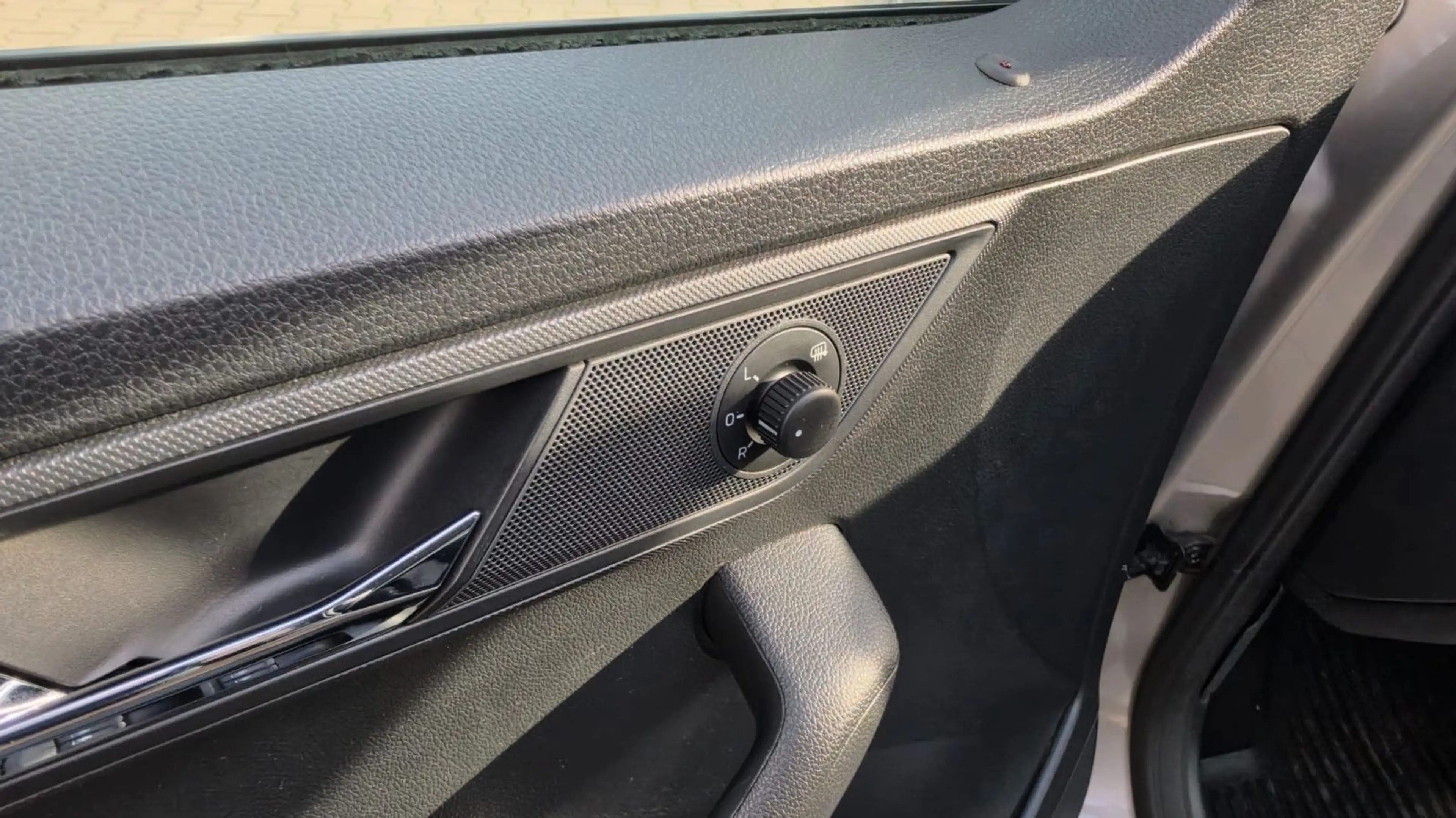 Skoda Fabia Joy * 1 HAND * NAVI * SHZ * TOP * — photo 8
