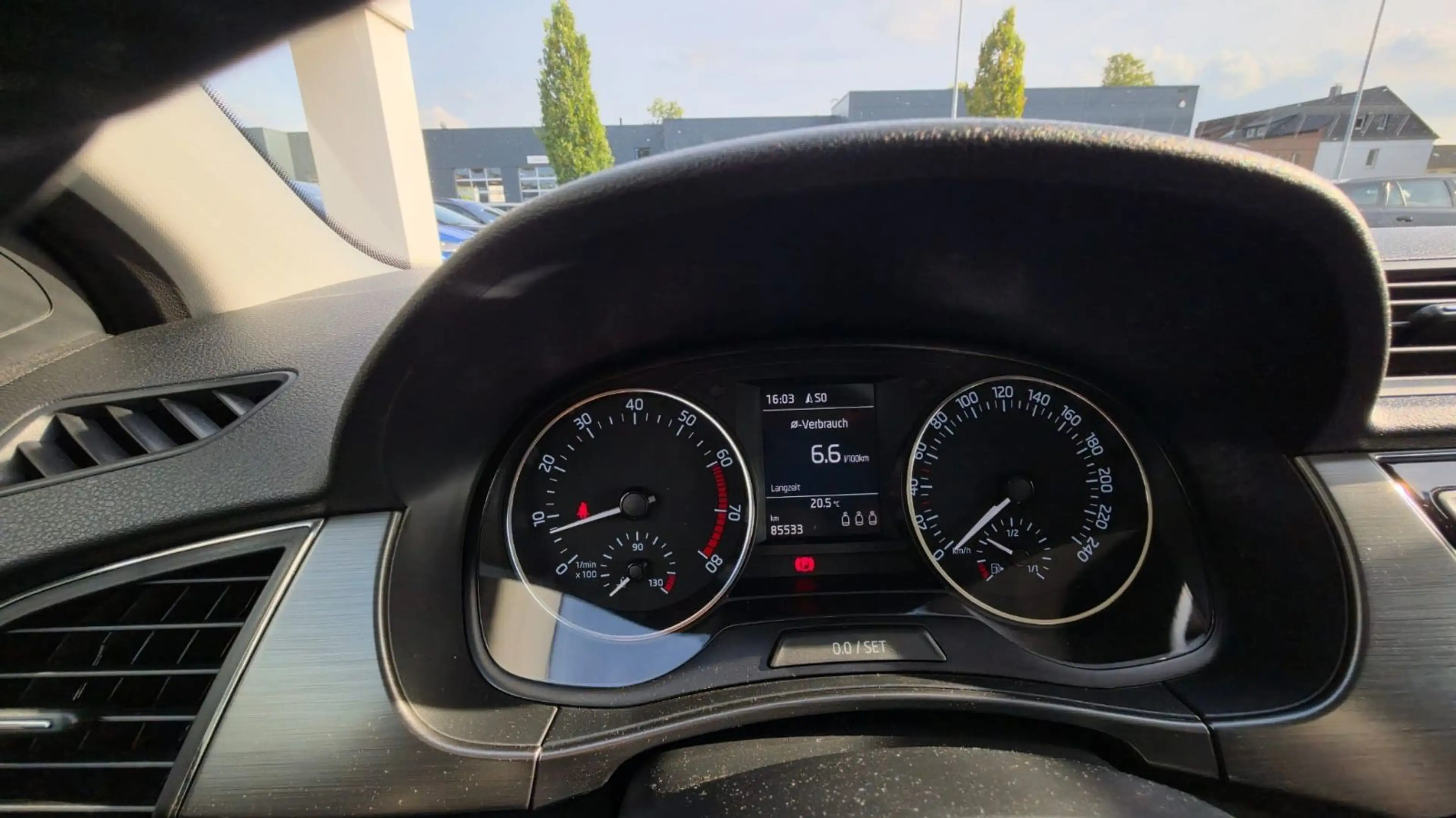 Skoda Fabia Joy * 1 HAND * NAVI * SHZ * TOP * — photo 11