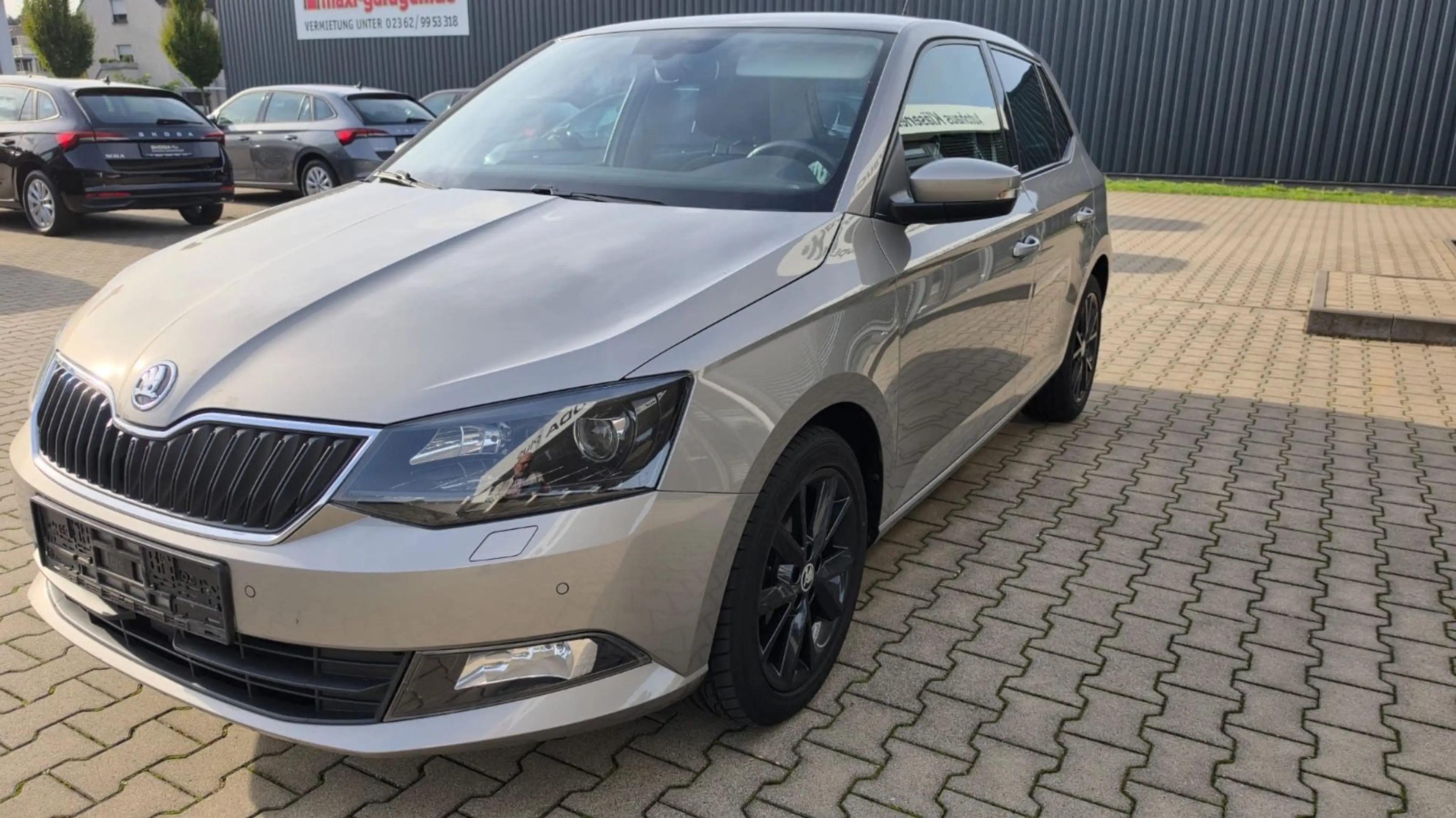 Skoda Fabia Joy * 1 HAND * NAVI * SHZ * TOP *