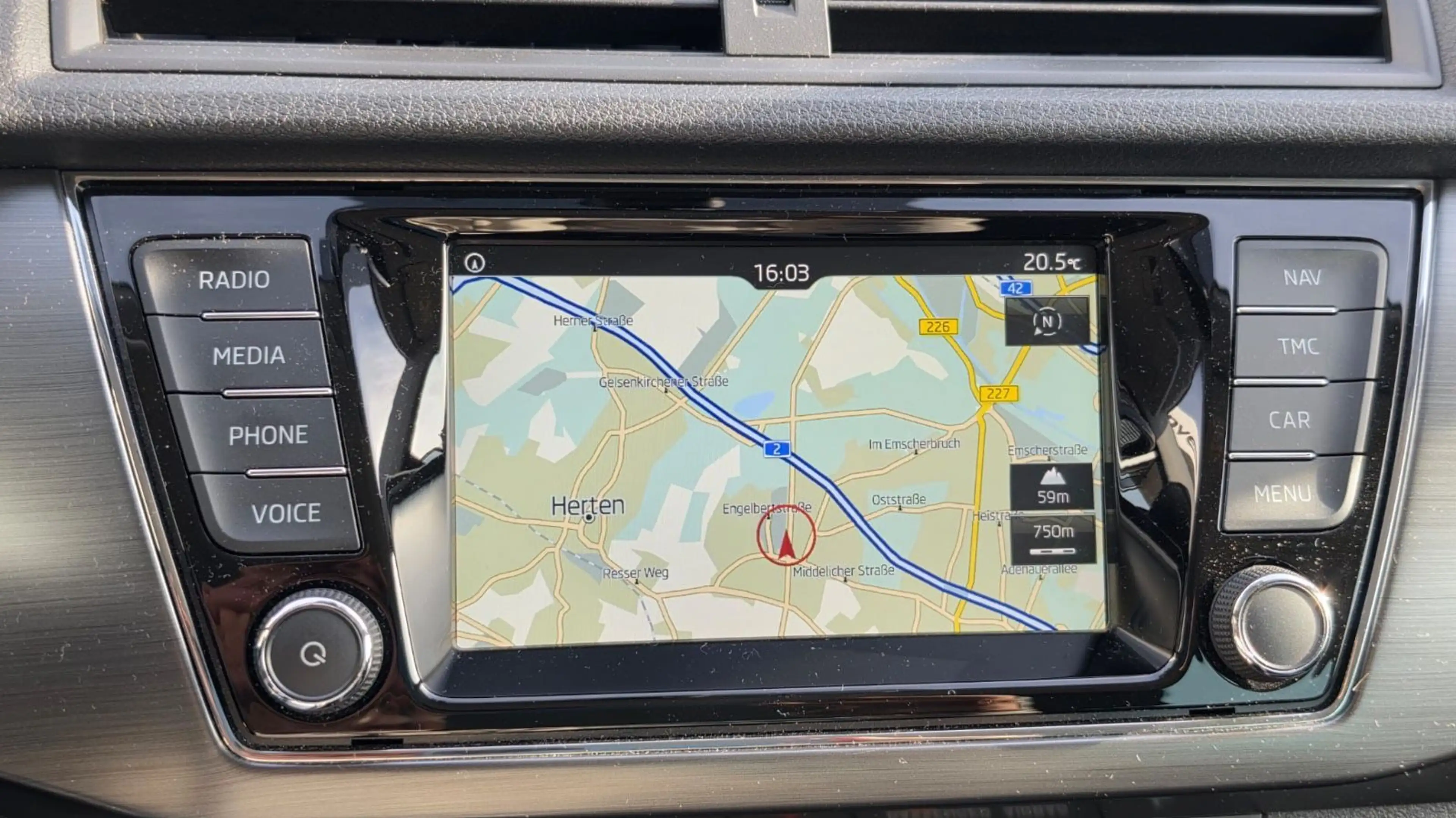 Skoda Fabia Joy * 1 HAND * NAVI * SHZ * TOP * — photo 5