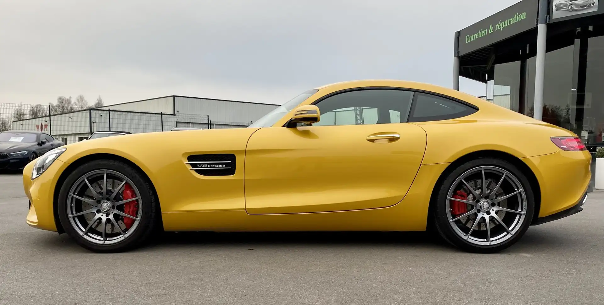 Mercedes-Benz AMG GT S / V8 4.0l Bi-Turbo 510 CH BVA 7 / Solar Beam Amarillo - 2