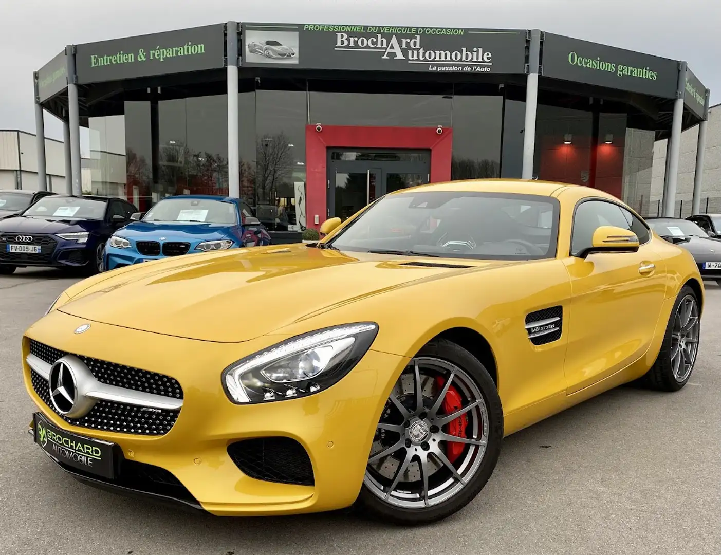 Mercedes-Benz AMG GT S / V8 4.0l Bi-Turbo 510 CH BVA 7 / Solar Beam Jaune - 1