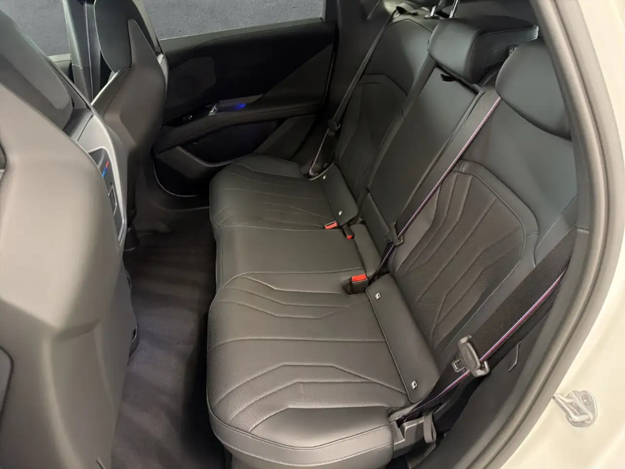 BMW iX3 50 xDrive M SPORT PRO sofort Verfügbar AHK 13