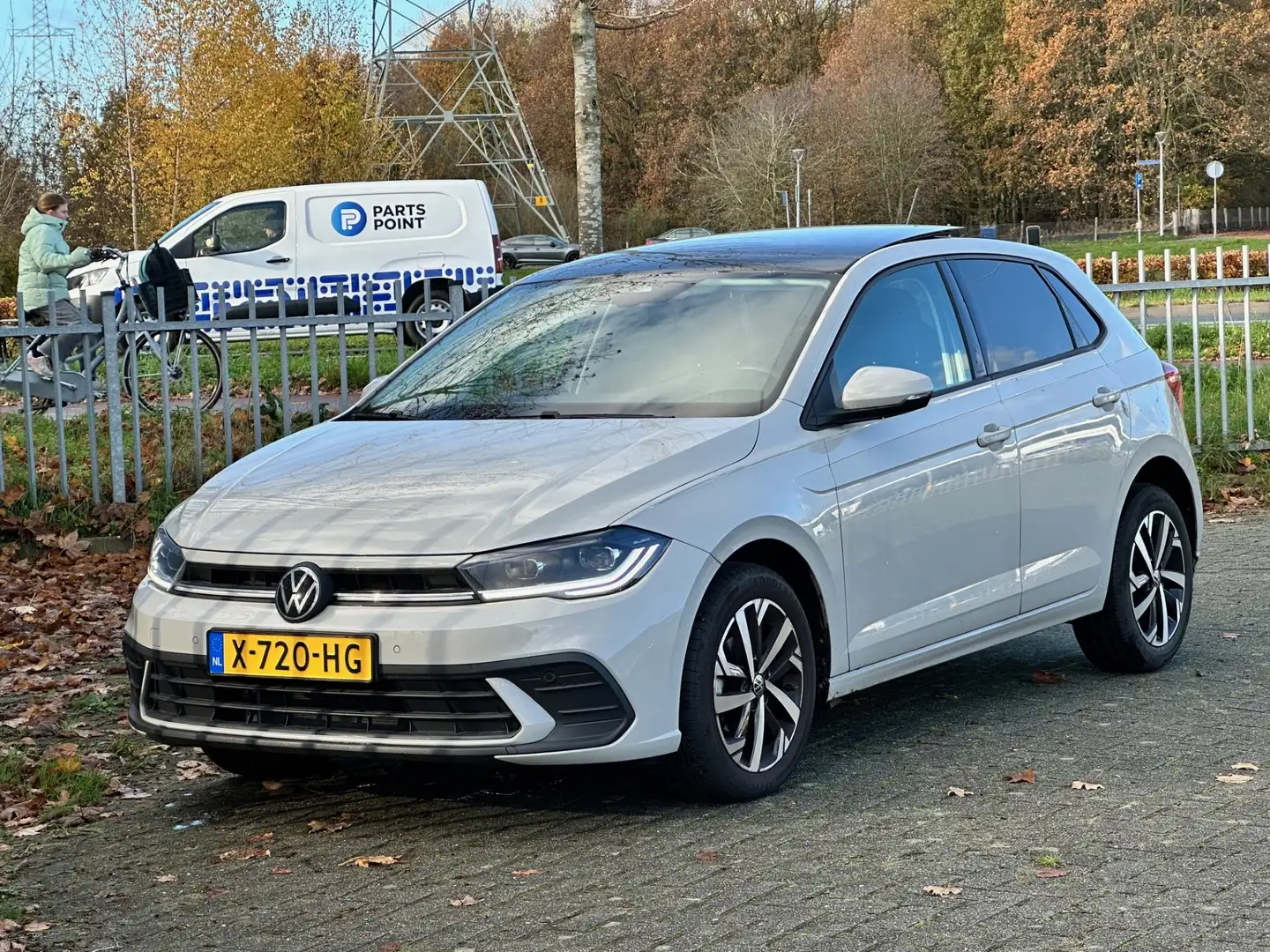 Volkswagen Polo 1.0 TSI 95pk DSG Life Business Panoramadak LED Mat Grijs - 2