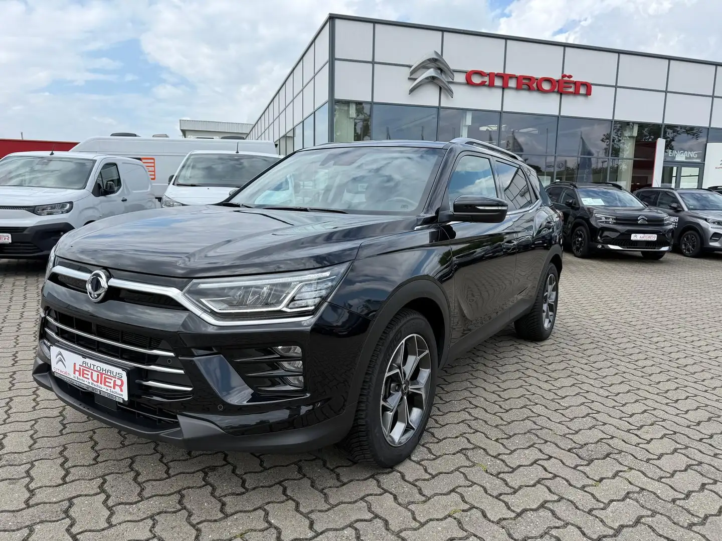 SsangYong Korando Sapphire 4x2 - 1