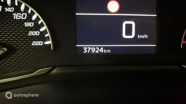 Peugeot 208 view 9