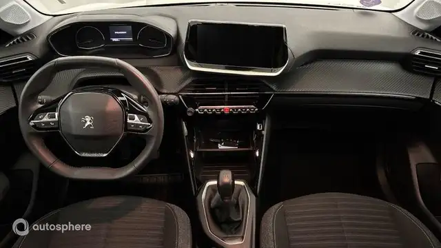 Peugeot 208 view 11