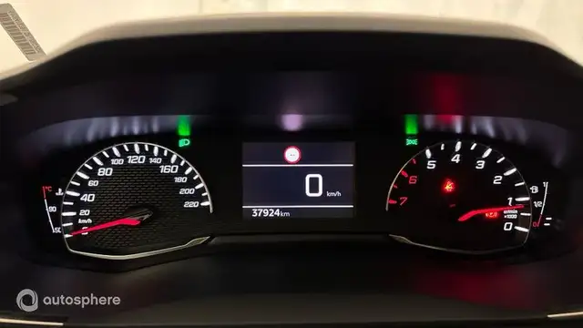 Peugeot 208 view 10