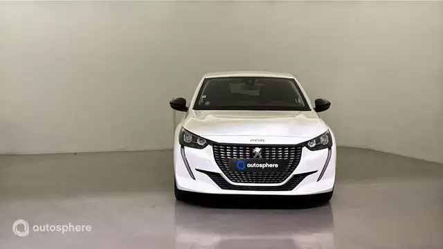 Peugeot 208 view 2