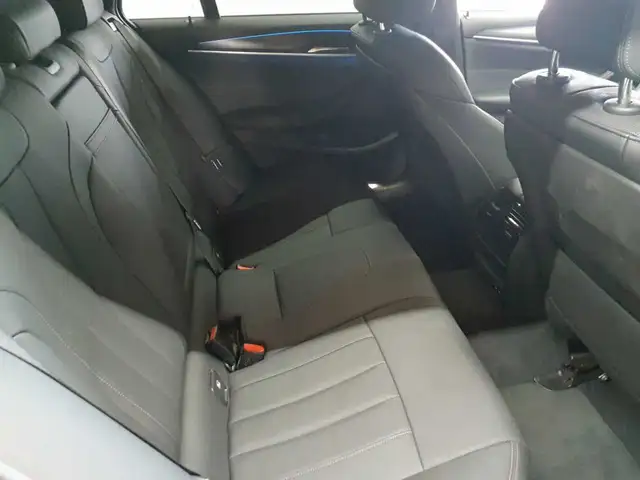 BMW 5 Series view 14
