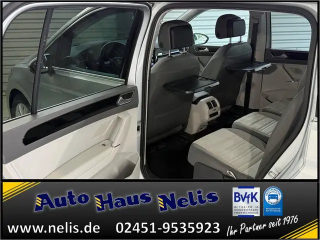 Volkswagen Touran view 17