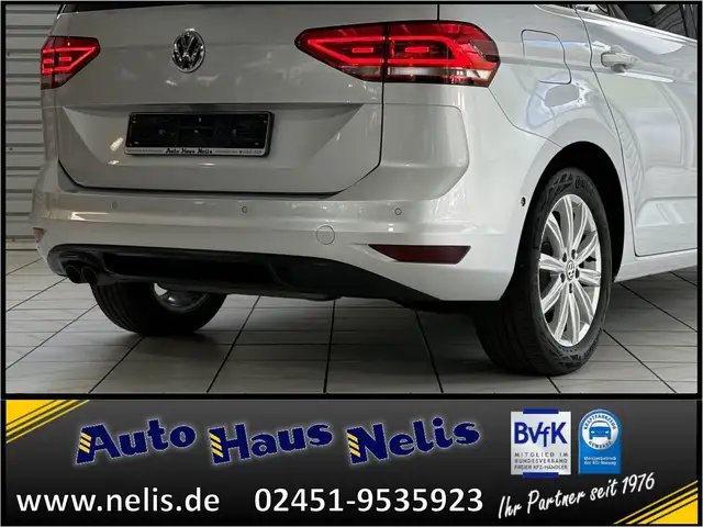 Volkswagen Touran view 27