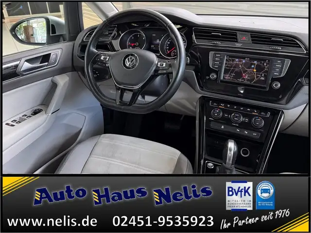 Volkswagen Touran view 9