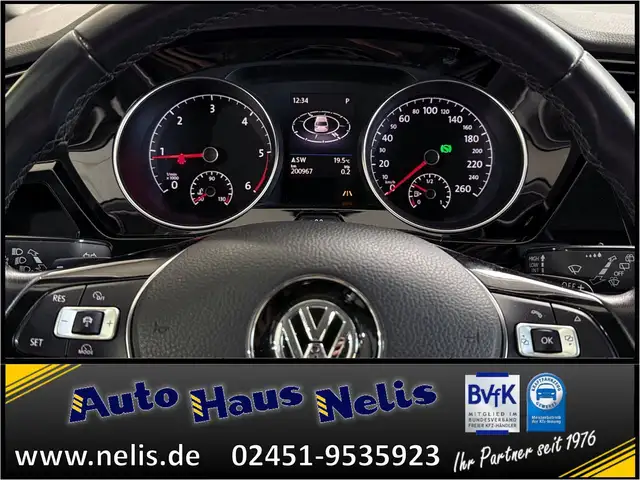 Volkswagen Touran view 11