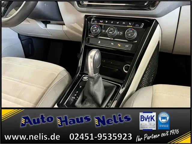 Volkswagen Touran view 16