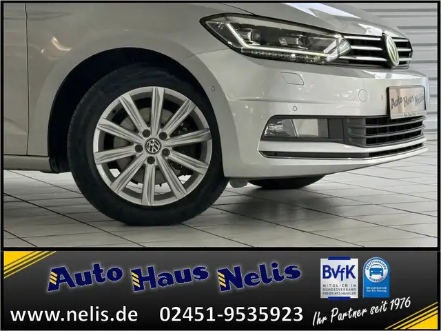 Volkswagen Touran view 2