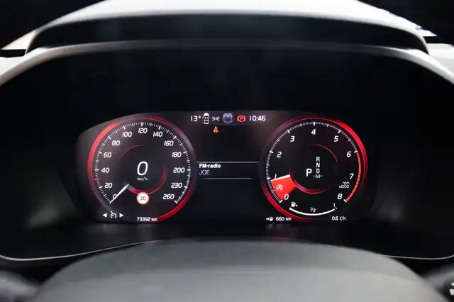 Volvo XC40 view 12