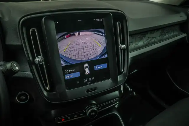 Volvo XC40 view 15
