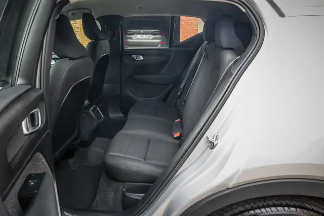 Volvo XC40 view 18