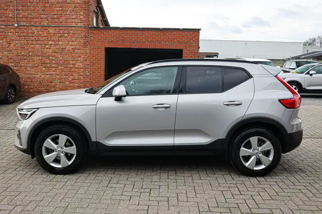 Volvo XC40 view 8