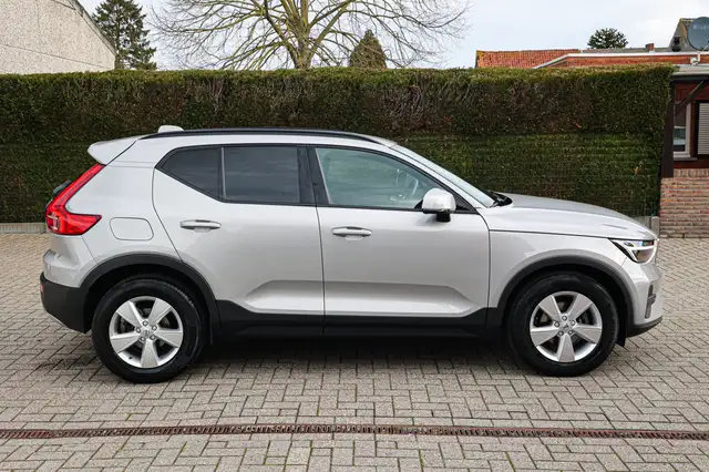 Volvo XC40 view 4