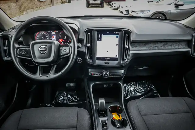 Volvo XC40 view 19