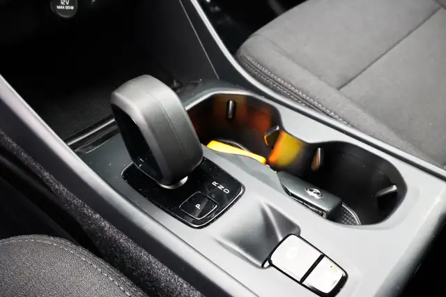 Volvo XC40 view 11