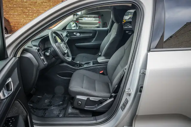 Volvo XC40 view 10