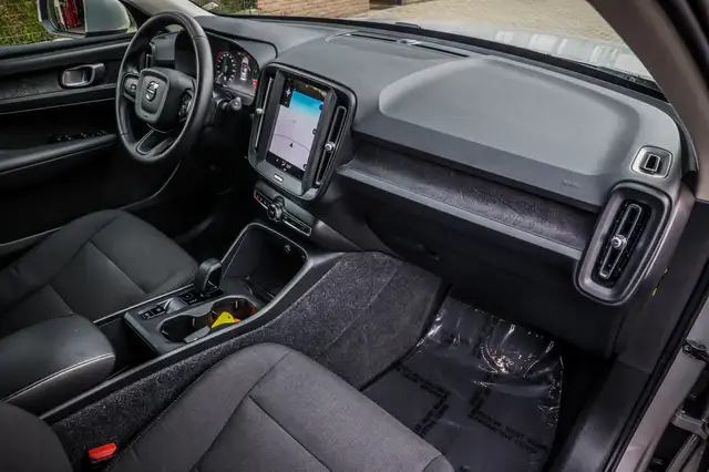 Volvo XC40 view 21
