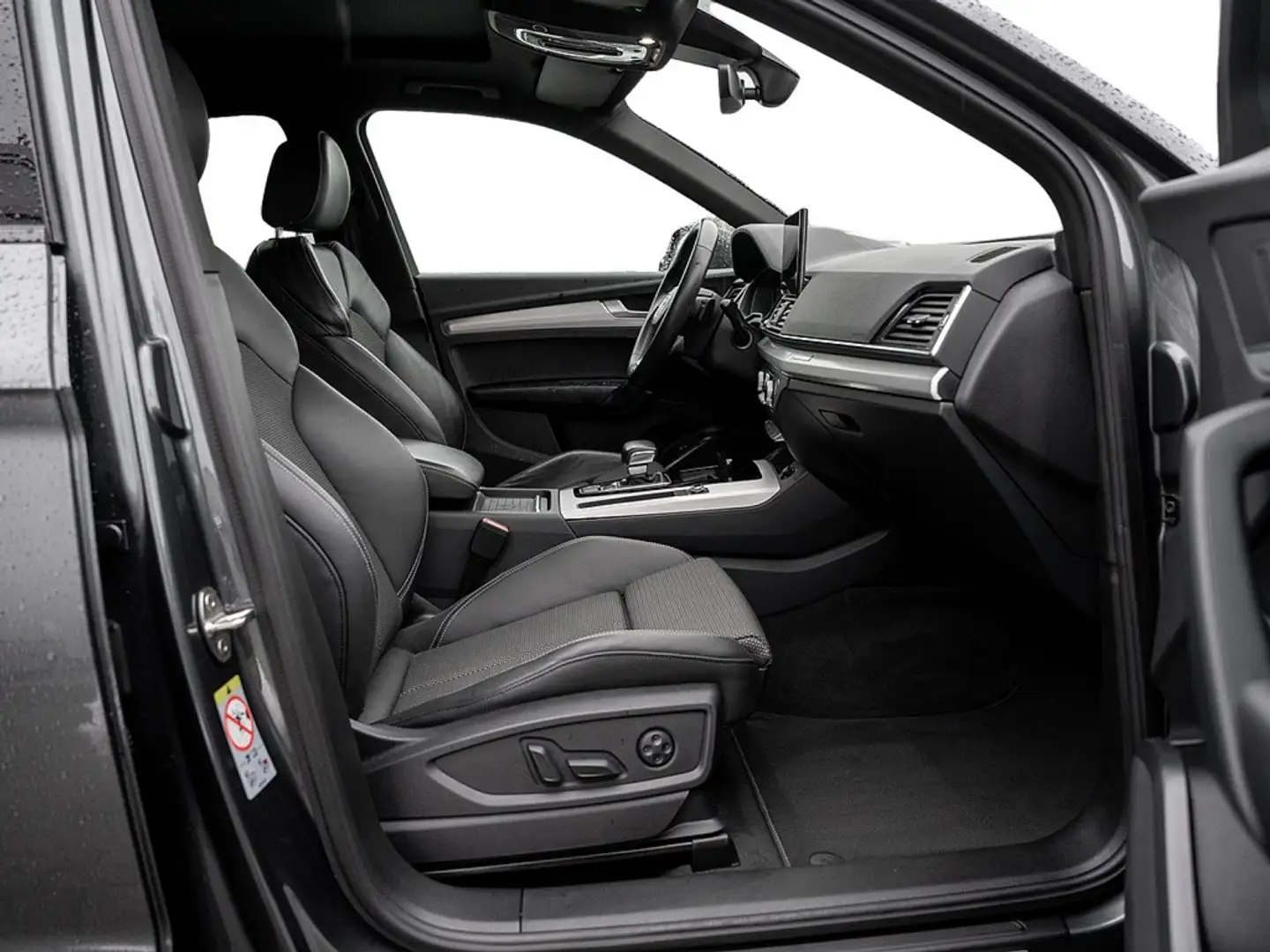 Audi Q5 55 TFSI e quattro S line Pano LED AHK Navi Grau - 2