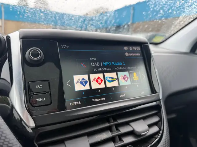 Peugeot 2008 view 24