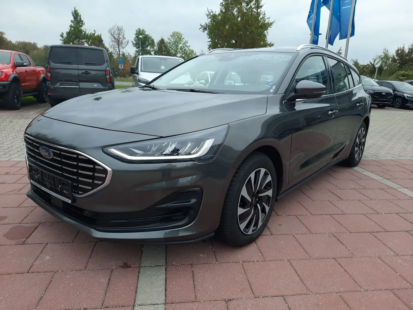 Ford Focus Turnier 1.0 Titanium AHK ACC Navi Kamera Gris - 2
