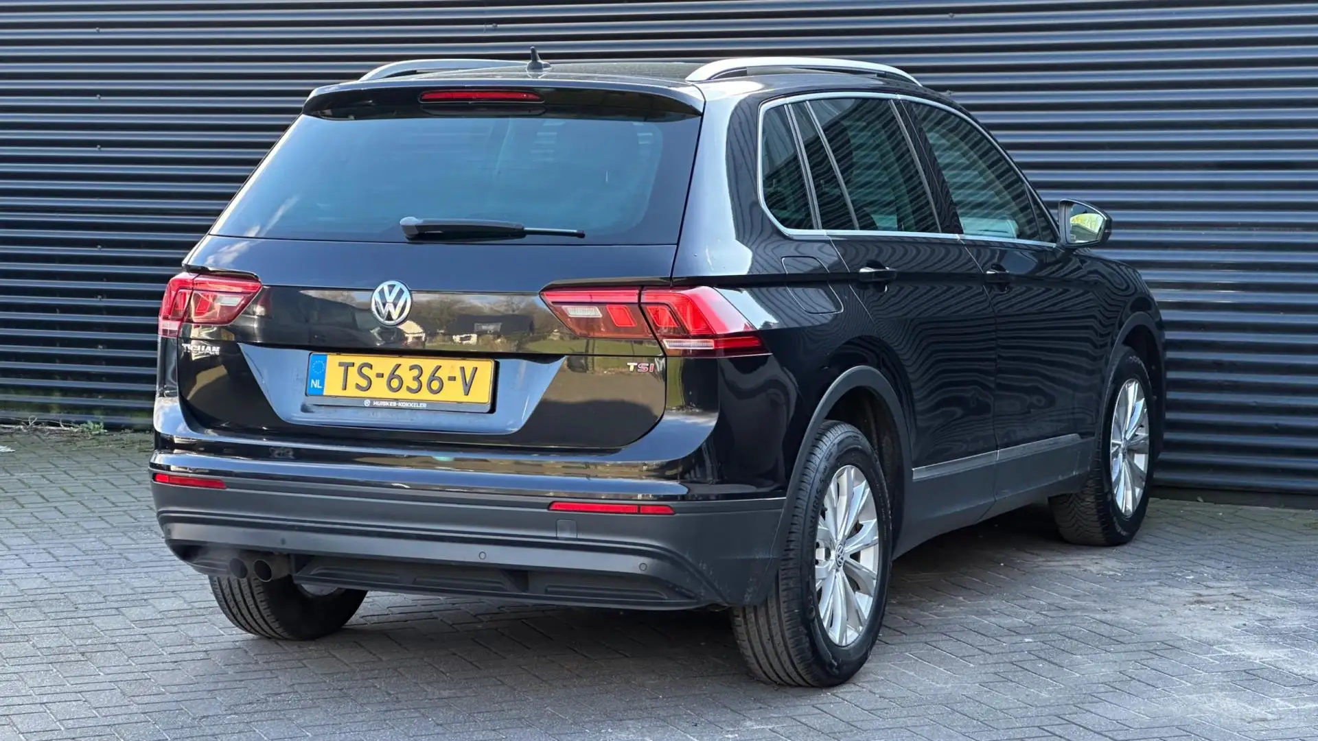 Volkswagen Tiguan 1.4 TSI ACT Comfortline | LED | Lane en front assi Schwarz - 2
