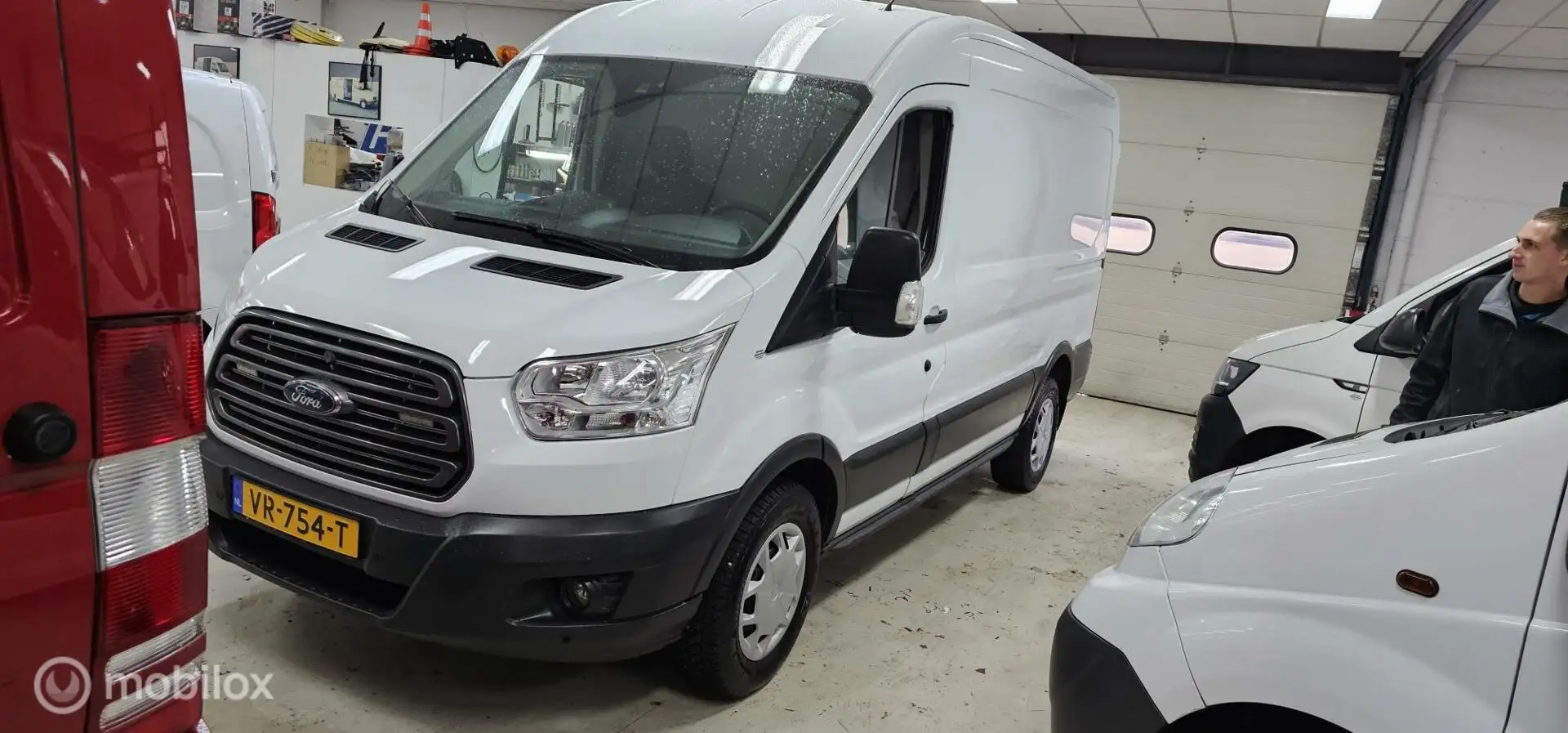 Ford Transit 290 2.2 TDCI L2H2 Ambiente Wit - 2