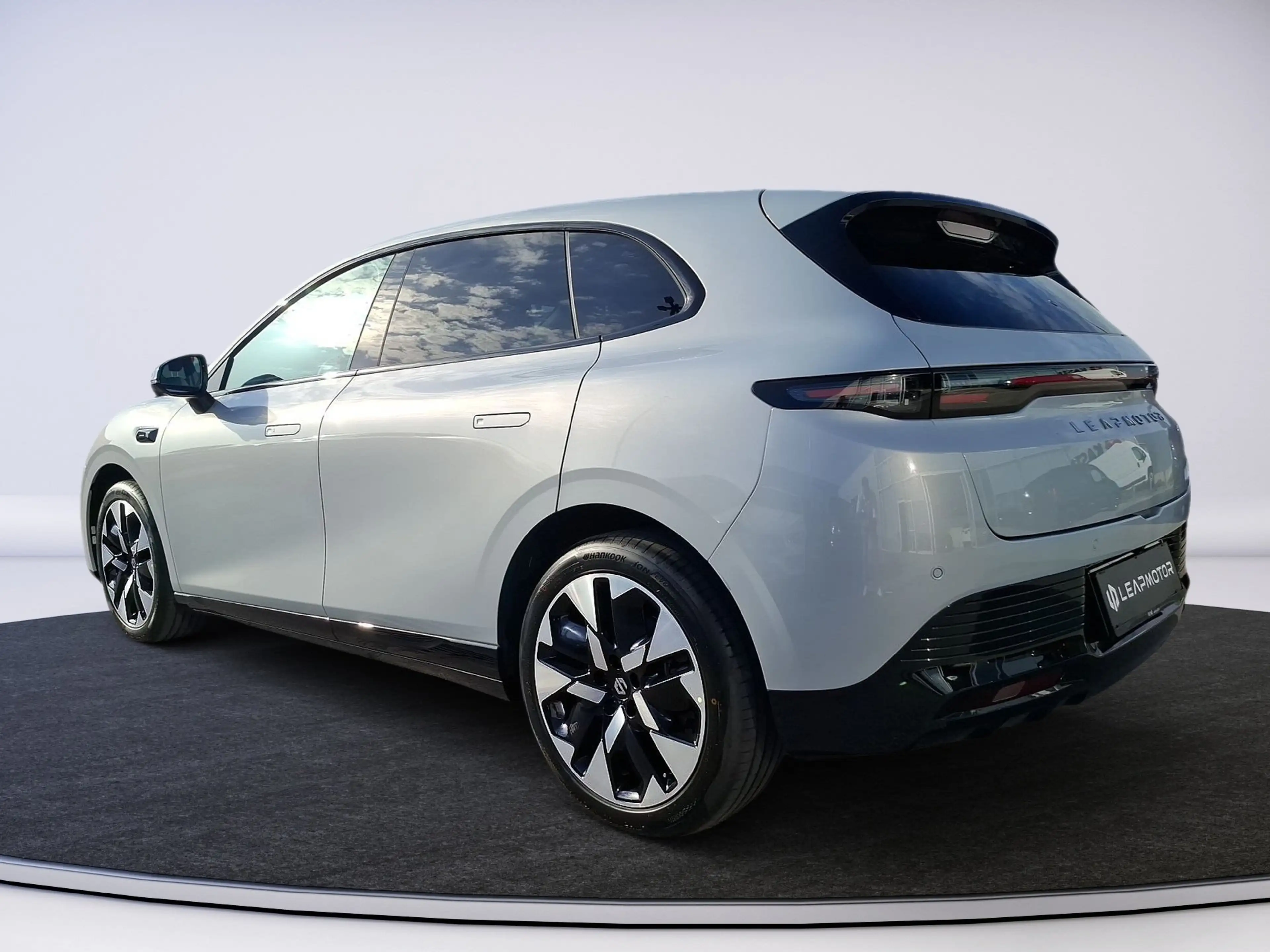 Leapmotor B05 Design Pro Max ACC Sitzbeküftung 360° — photo 4