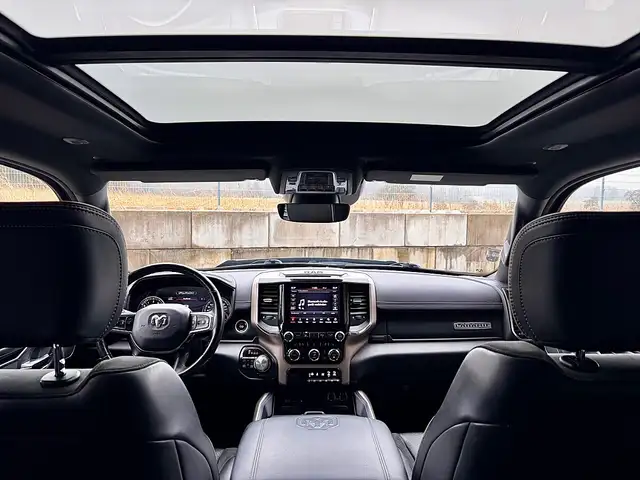 Dodge RAM Ram 1500 Crew Cab Laramie Night Ansicht 12