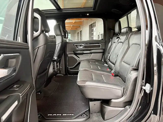 Dodge RAM Ram 1500 Crew Cab Laramie Night Ansicht 21