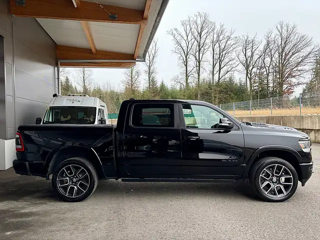 Dodge RAM Ram 1500 Crew Cab Laramie Night Ansicht 6