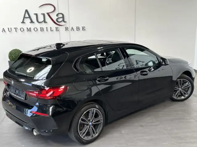 BMW 1 Series view 5