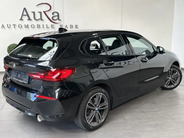 BMW 1 Series view 4