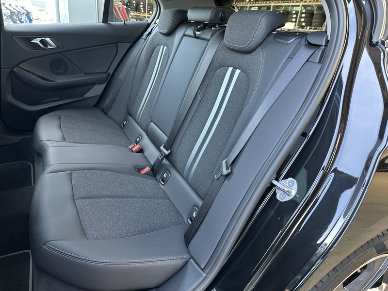 BMW 120 Sport-Line NAV+LED+PANO+VCOCK+SHZ+18ZOLL+PP — photo 12
