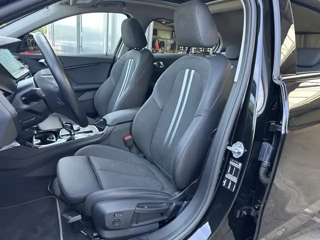 BMW 1 Series view 10