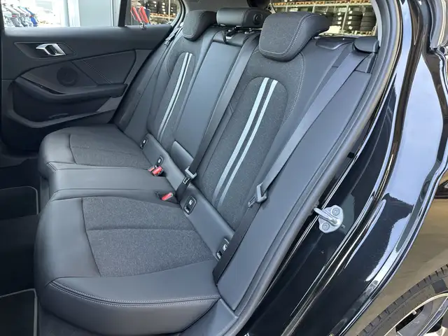 BMW 1 Series view 12
