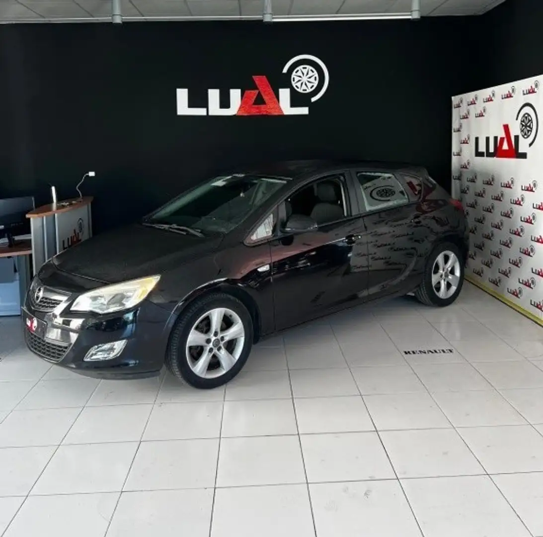 Opel Astra 1.7CDTI Cosmo Negro - 1