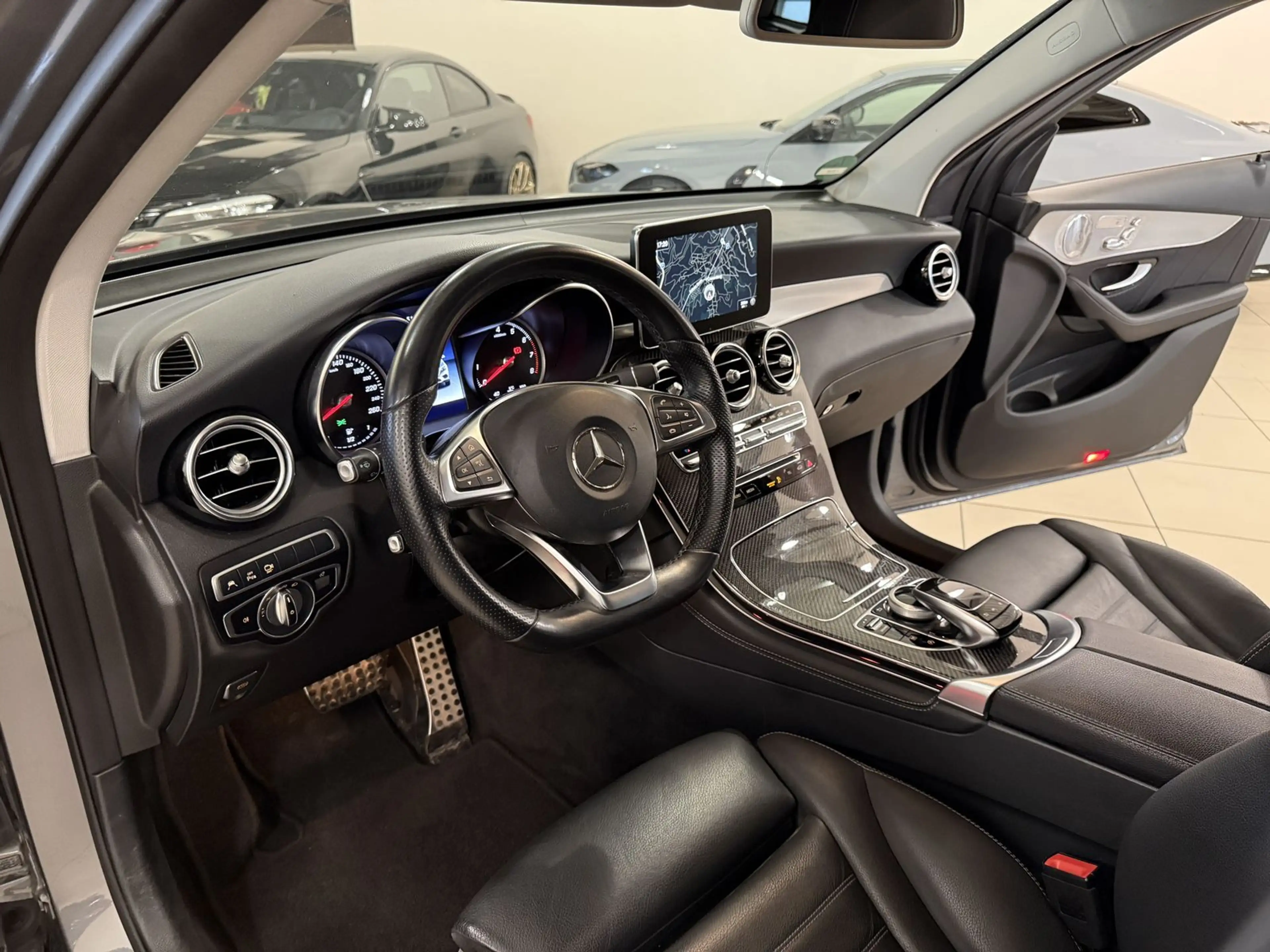 Mercedes-Benz GLC 300 AMG Line *Comand-Carbon-Night-Burmester — photo 12