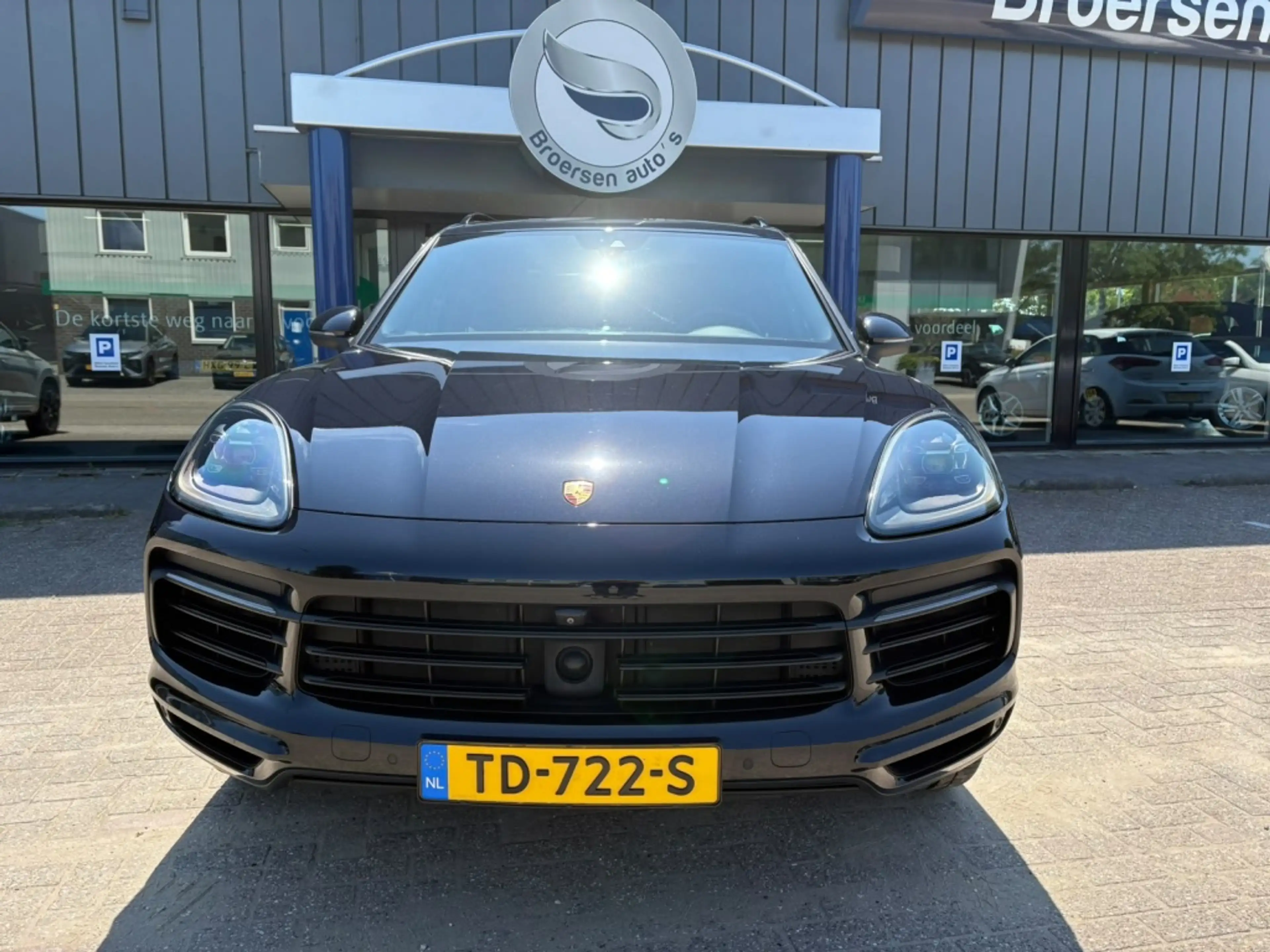 Porsche Cayenne 3.0 E-Hybrid | Trekhaak | Panoramadak | Luchtverin — photo 2