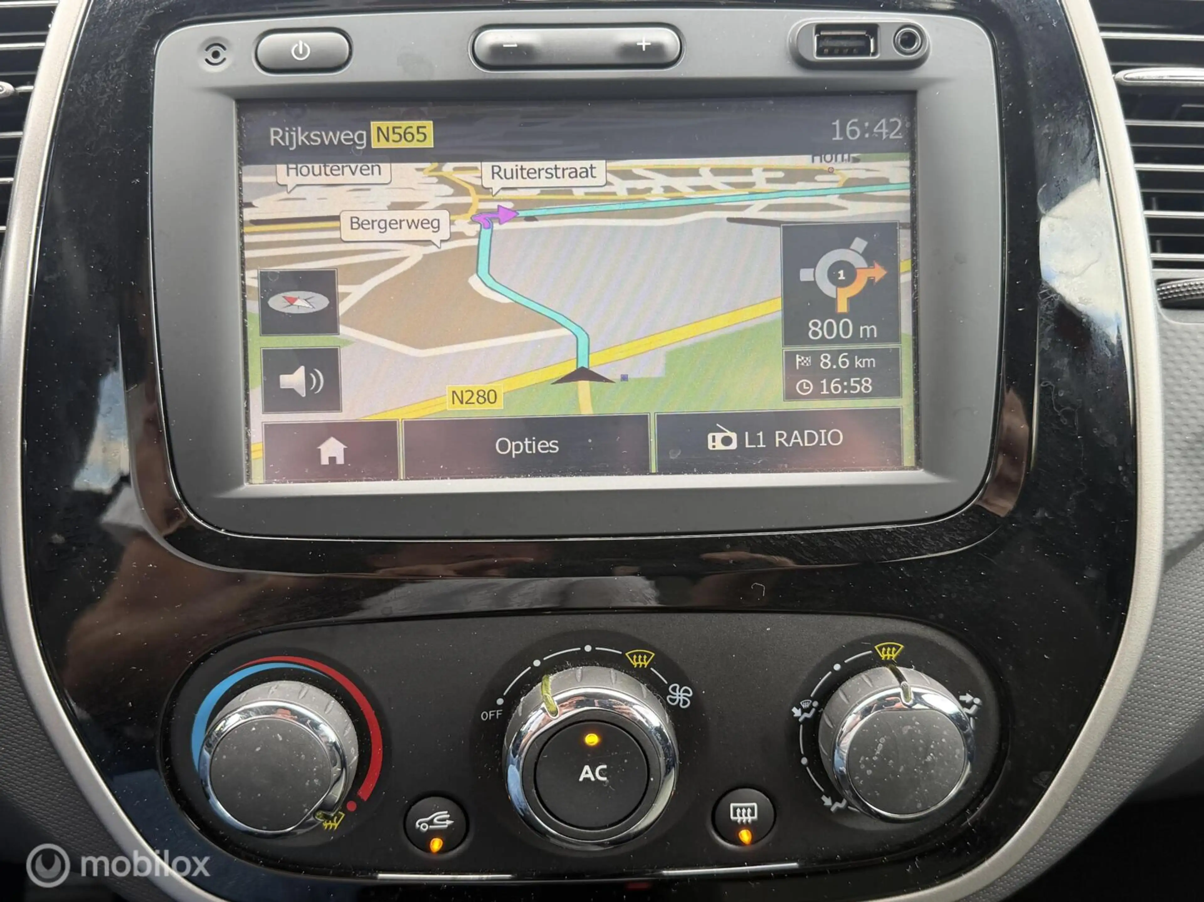 Renault Captur 0.9 TCe Dynamique 2014 / 31000KM NAP / Navigatie / — photo 16